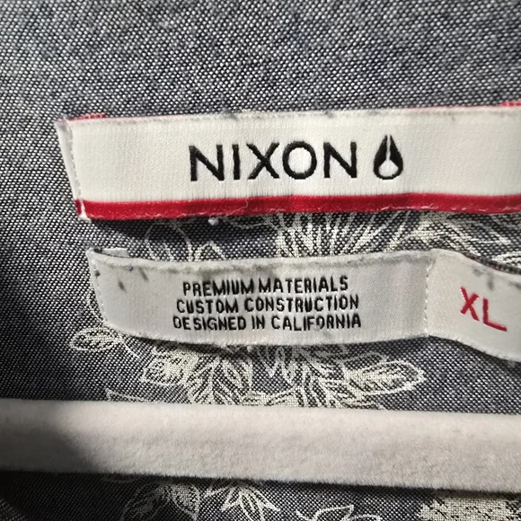 Nixon Men's XL Gray Printed Button Down Short Sleeve 100% Cotton Shirt - Picture 3 of 11
